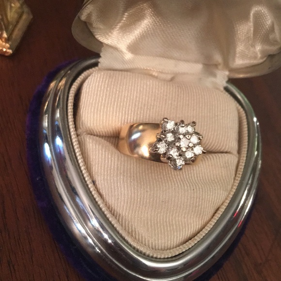 14k Gold Diamond cluster ring w/ appraisal Vintage - Picture 6 of 13